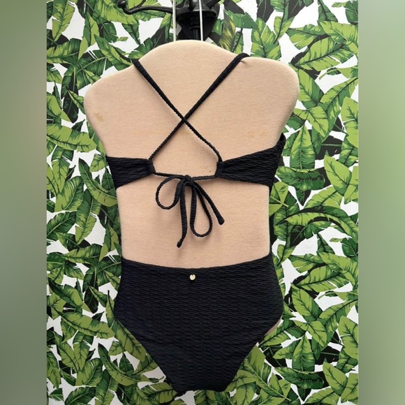 NWOT Victoria Secret cut out cheeky bathing suit size Large - Picture 4 of 5